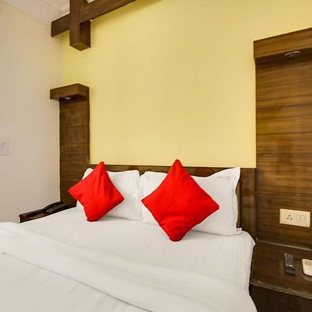 Hotel O Sunshine Palace Delhi  Exterior photo