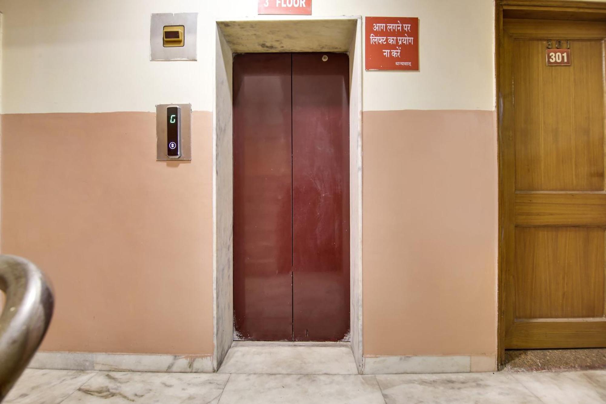 Hotel O Sunshine Palace Delhi  Exterior photo