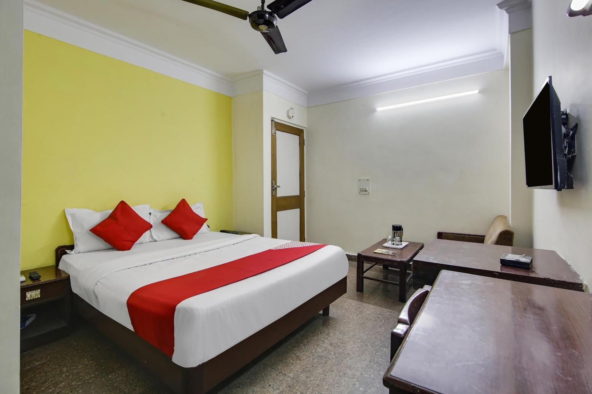 Hotel O Sunshine Palace Delhi  Exterior photo