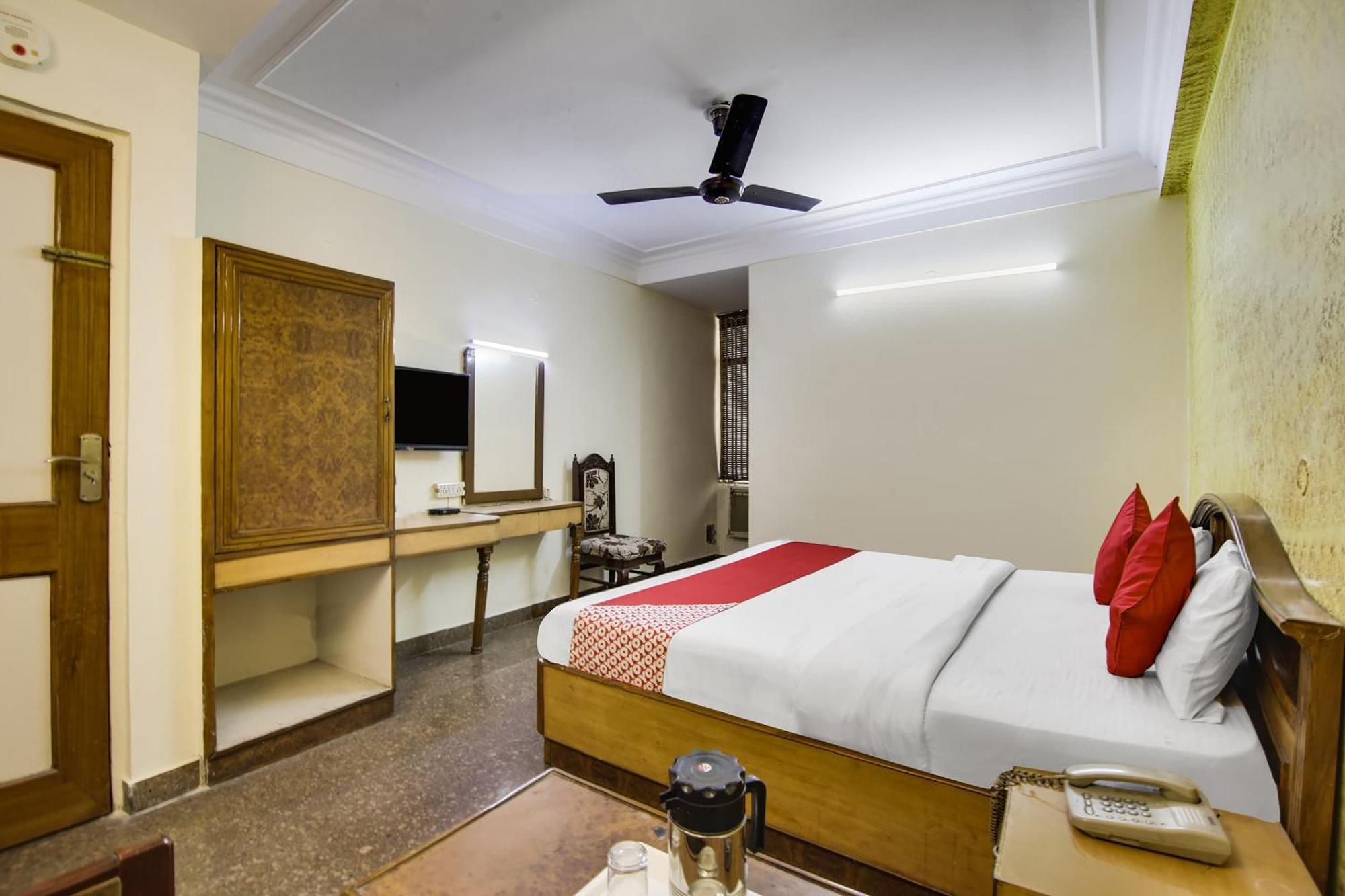 Hotel O Sunshine Palace Delhi  Exterior photo